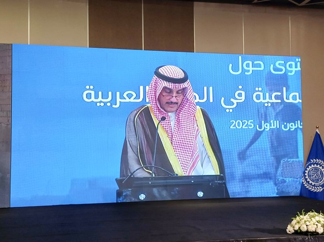 المدير العام لمنظمة العمل العربية فايز المطيري متحدثا بافتتاح المؤتمر