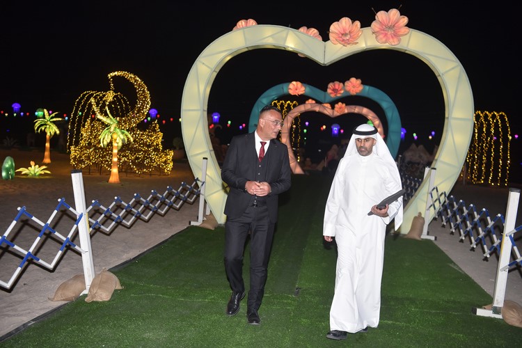 مدير إدارة التسويق في شركة المشروعات السياحية عبدالله الرفيع ومدير مشروع fiesta City م. أشرف مكارم
