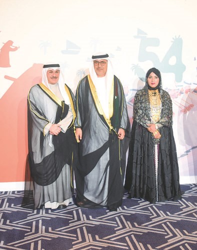 الشيخ خالد العبدالله يهنئ السفير الإماراتي د.مطر النيادي