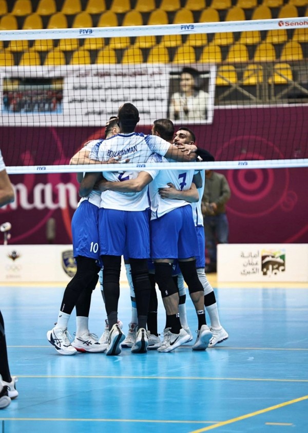  أزرق الطائرة يحصد برونزية كأس التحدي العربي