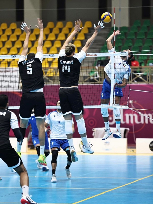  أزرق الطائرة يحصد برونزية كأس التحدي العربي