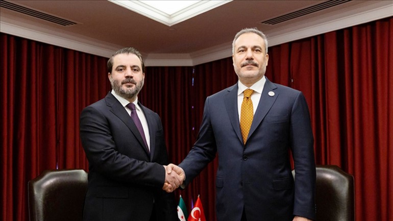 وزيرا خارجية مصر وتركيا يؤكدان دعمهما لجهود إرساء السلام والحفاظ على وحدة سورية