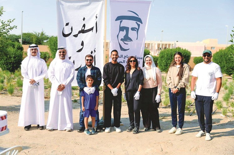 صورة جماعية للمشاركين في الفعاليات