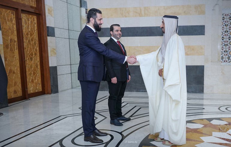 الشرع يتسلم أوراق اعتماد سفراء قطر والإمارات ولبنان لدى سورية