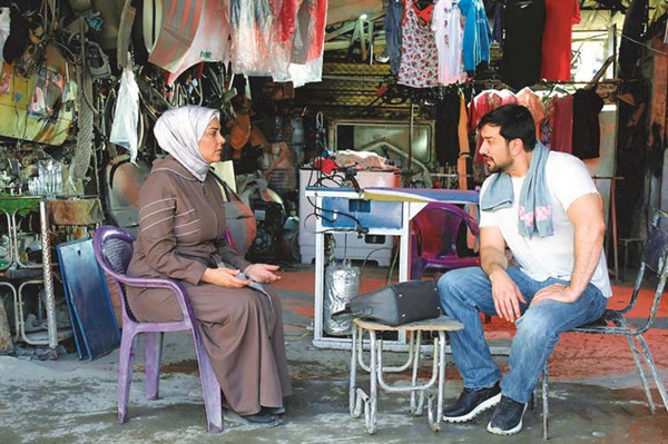 مراكز أمنية وسجون تتحول إلى مواقع تصوير بعد إطاحة الأسد