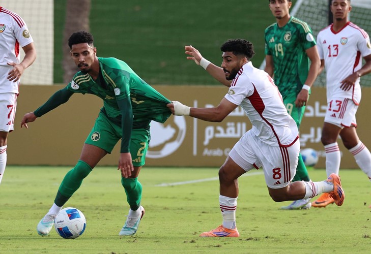 جانب من مباراة السعودية والإمارات في قبل نهائي كأس الخليج
