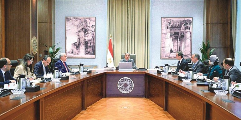 جانب من اجتماع د.مصطفى مدبولي رئيس مجلس الوزراء لإيجاد حلول للمشكلات المالية في ماسبيرو والصحف القومية