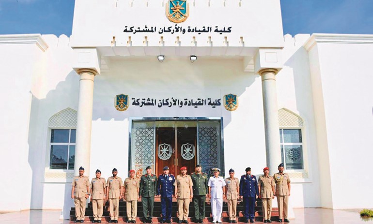 وفد كلية مبارك العبدالله يزور كلية القيادة والأركان العُمانية