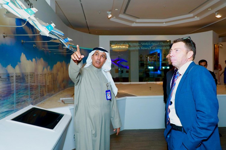  الكويتية تبحث تعزيز التعاون مع الشركات البريطانية في قطاع النقل الجوي