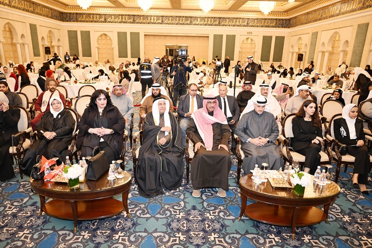 الرئيس الفخري لحملة عمار يا كويت الشيخة أمل الحمود وإبراهيم طاهر البغلي وبسام الجزاف في مقدمة الحضور