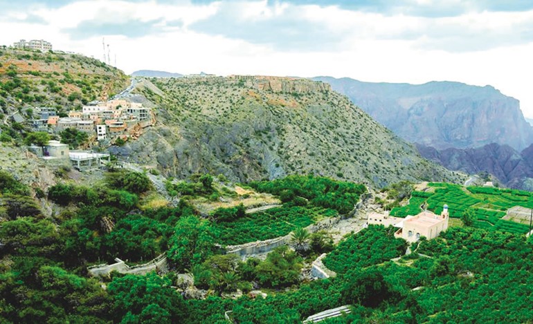 الجبل الأخضر جمال طبيعي أخاذ