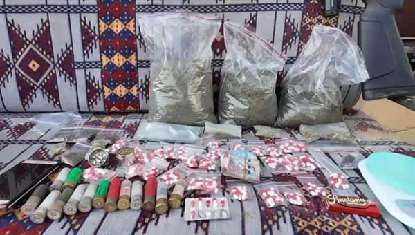 حملة أمنية مشتركة في منطقة كبد تسفر عن إزالة تعديات وضبط كميات كبيرة من المخدرات والخمور والمطلوبين