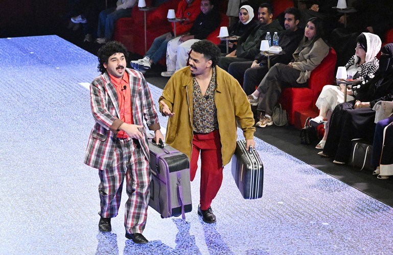  الحفلة .. تجربة مسرحية فريدة تضحك وتبهر الجمهور بنادي السالمية