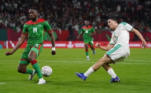 الجزائر تفوز على بوركينا فاسو وتتأهل إلى دور الـ16 لكأس أمم أفريقيا