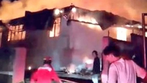 16 قتيلاً بحريق في دار لرعاية المسنين باندونيسيا