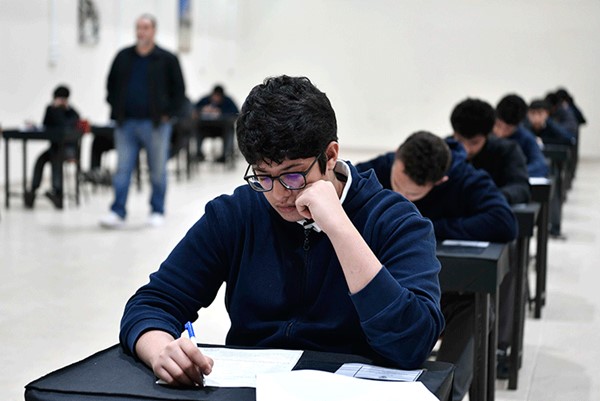 طلبة الصفين الـ10 والـ11 ينهون اختبارات الفصل الدراسي الأول