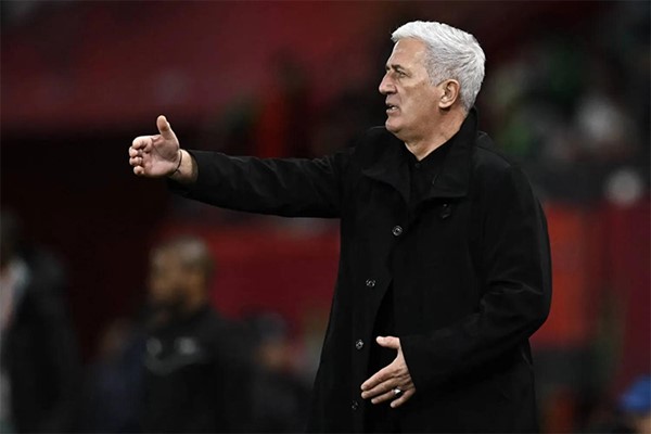 مدرب الجزائر فلاديمير بيتكوفيتش : نرغب في التتويج بلقب أمم أفريقيا