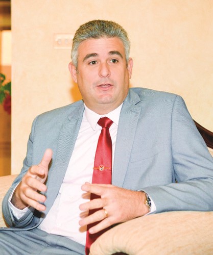 سفير كوبا آلان توريس