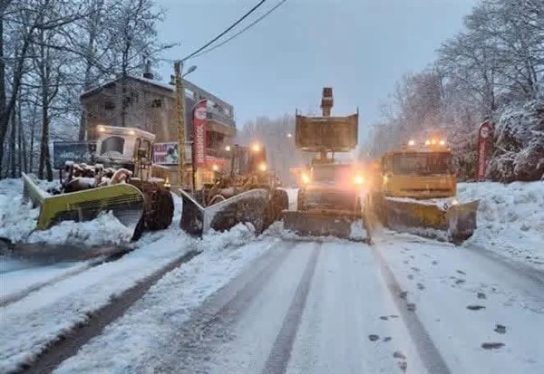 سيول وثلوج في مناطق لبنانية جراء العاصفة التي ضربت لبنان (محمود الطويل)