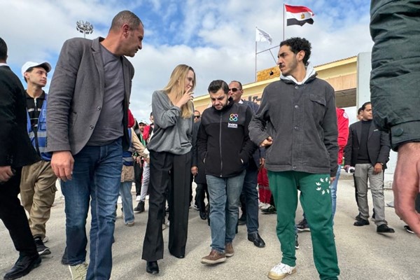 أنچيلينا چولي تتفقد معبر رفح: ما شاهدته من قصص لفلسطينيين يفوق الوصف