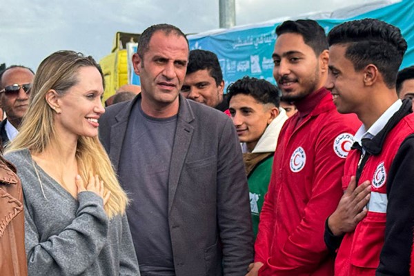 أنچيلينا چولي تتفقد معبر رفح: ما شاهدته من قصص لفلسطينيين يفوق الوصف