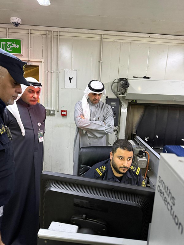 النويف : تكثيف الجهود لتحقيق الانسيابية في حركة تفتيش المسافرين وحماية البلاد من أي محاولات للتهريب