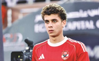 ناشئ الأهلي يطرق أبواب «كامب نو».. وبيراميدز يحسم صفقة حامد حمدان