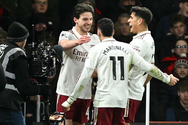 آرسنال يحبط بورنموث بالثلاثة.. ويعزز صدارته للدوري الإنجليزي