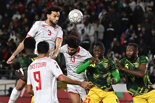 مالي تعبر تونس بركلات الترجيح.. وتضرب موعدا مع السنغال في ربع نهائي أمم أفريقيا