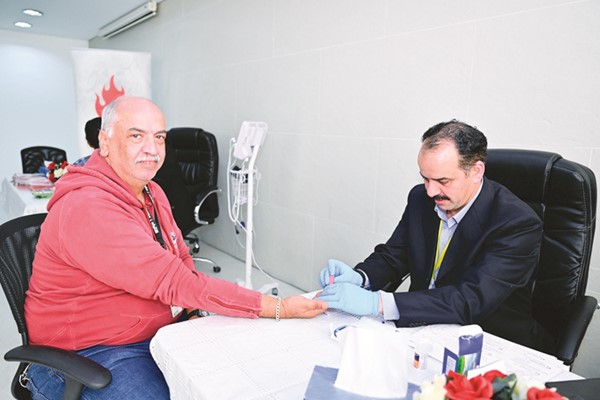 الزميل بديع بنوت خلال الفحص