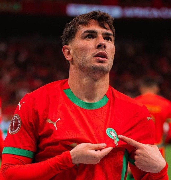 مدرب المغرب الركراكي يشرح أسباب معاناة فريقه أمام تنزانيا