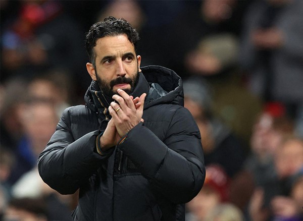 مانشستر يونايتد يقيل المدرب البرتغالي روبن أموريم