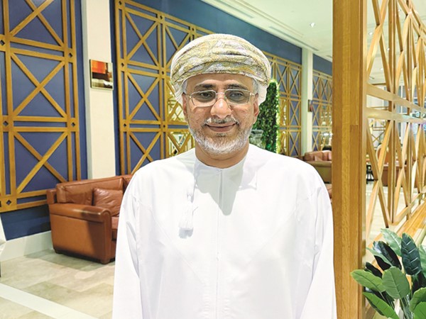 نائب سفير عمان شهاب الرواس