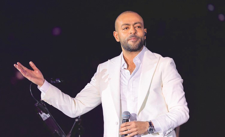 تامر عاشور يؤجل إطلاق «آسف»