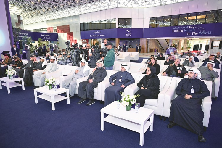 جانب من الحضور الكبير لمؤتمر الكويتية الصحافي الخاص بمباراة كأس السوبر الفرنسي