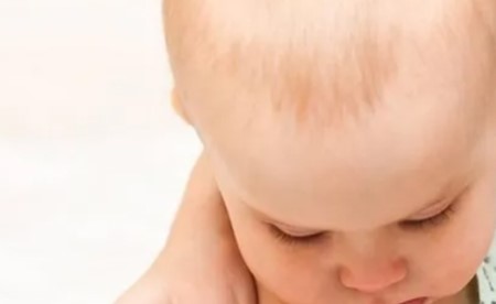 الولايات المتحدة تقلّص عدد اللقاحات الموصى بها للأطفال