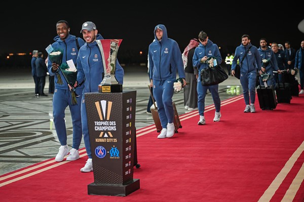 وصول فريق باريس سان جرمان لخوض مباراة السوبر الفرنسي أمام مارسيليا غدا