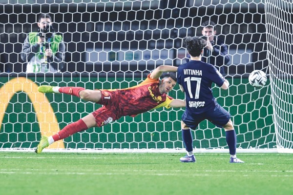 استضافة تاريخية في ستاد جابر الأحمد.. باريس سوبر فرنسا 