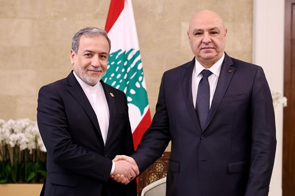 رئيس الجمهورية العماد جوزف عون مستقبلا وزير الخارجية الايراني عباس عراقجي (محمود الطويل)