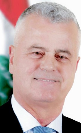 العميد جورج نادر لـ «الأنباء»: الحكومة تطلب ووحدها القيادة العسكرية ترسم الخطط وتحدد المهل لتنفيذها