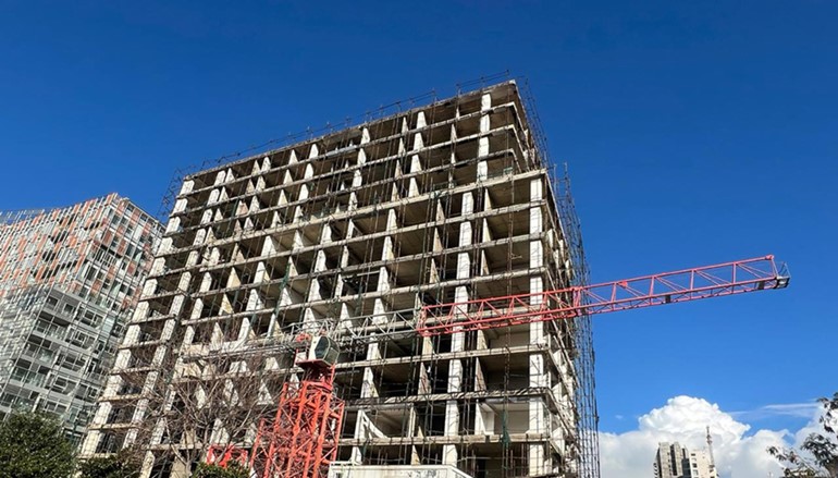 مشهد غير هامشي في لبنان.. عجلة البناء عادت بحذر واللبناني محركها