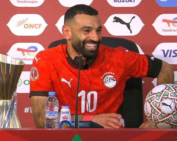 محمد صلاح يحصد جائزة رجل مباراة مصر وكوت ديفوار في ليلة الرقم التاريخي.. ويؤكد: أغلب منتخبنا من لاعبين محليين وهذا ليس تقليلا منهم