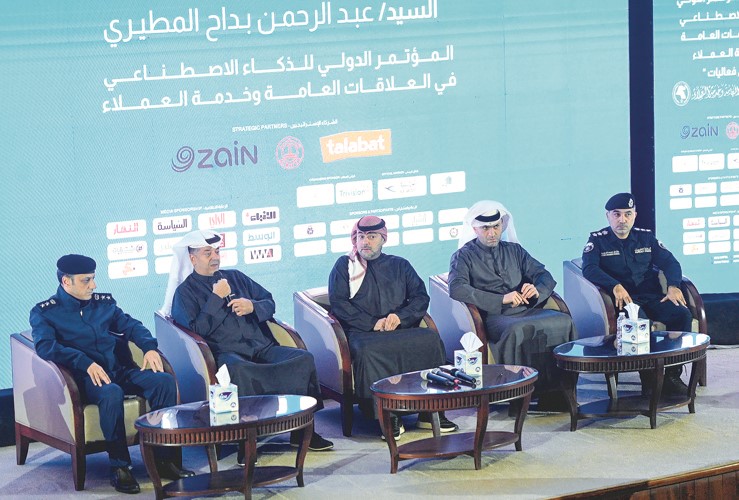 جانب من مشاركة وليد الخشتي في الحلقة النقاشية