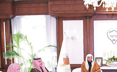 محافظ الفروانية بحث مع عضو هيئة كبار العلماء السعودية الموضوعات ذات الاهتمام المشترك