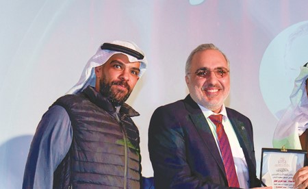 «بيت المسرح» كرّم صفر.. والشطي يكشف خطته