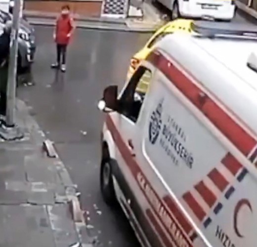 طفل سوري حديث الإعلام التركي وبلدية إسطنبول تكرمه