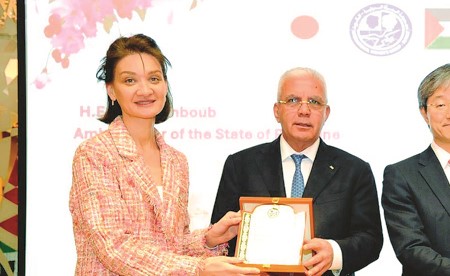 «مجموعة المرأة الدولية» نظّمت فعالية «أزهار الحياة .. الصمود والأمل» بالتعاون مع سفارتي فلسطين واليابان