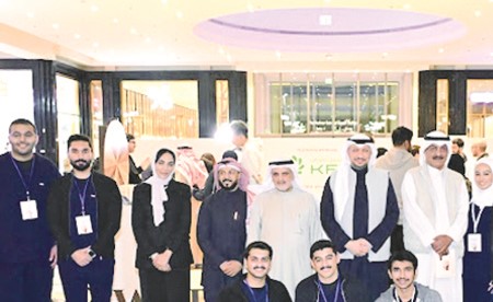 طلبتنا في البحرين نظّموا حملة لرفع الوعي الصحي ونشر الثقافة الطبية المتعلقة بالمشاكل الجلدية الشائعة