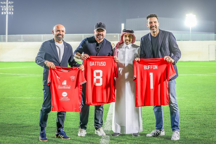 نادي الدحيل يكرم مدرب منتخب إيطاليا جنارو غاتوزو ومدير المنتخب الإيطالي جيانلويجي بوفون