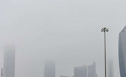 «الأرصاد»: انخفاض الرؤية الأفقية بسبب الضباب